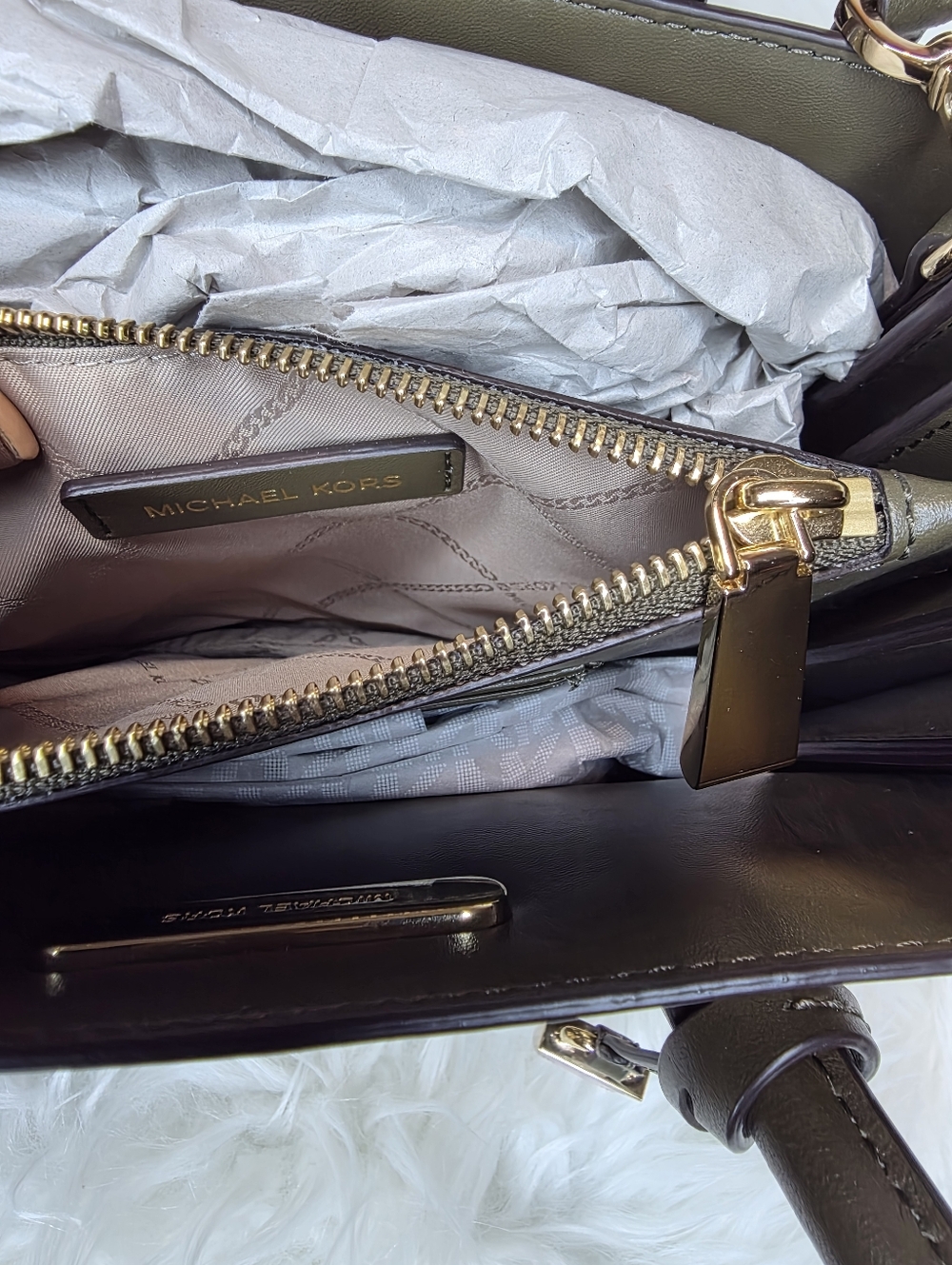 MICHAEL MICHAEL KORS Mercer  Butterfly Appliqué SatchelCrossbody NWT Retail $358 - Picture 14 of 14